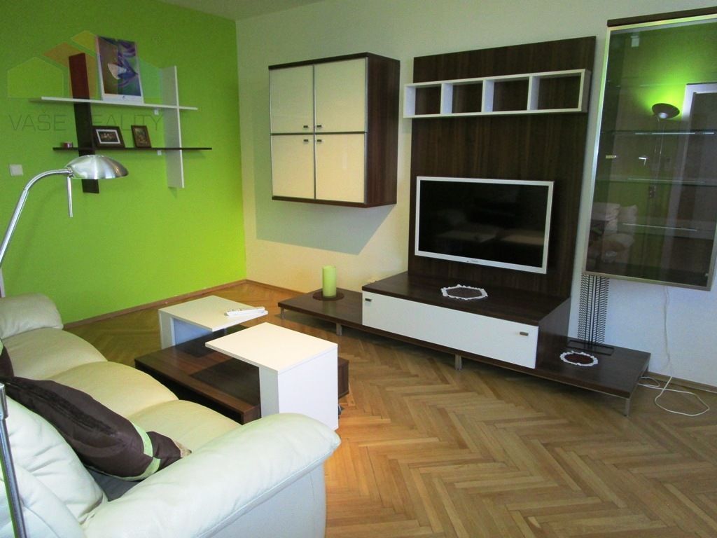 Prenájom veľký 2 izbový byt s dvomi balkónmi Nitra - 2