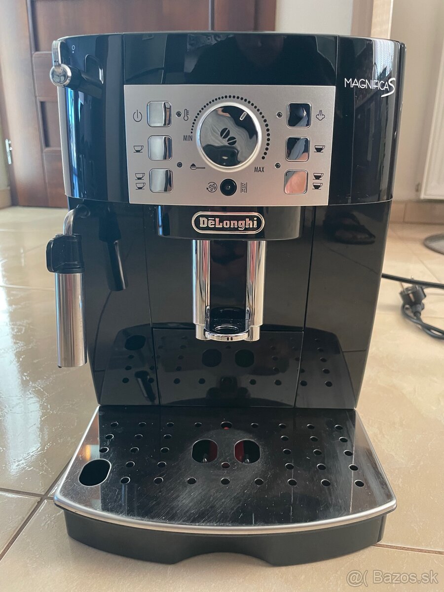 Predám kávovar DeLonghi Magnifica S - 2