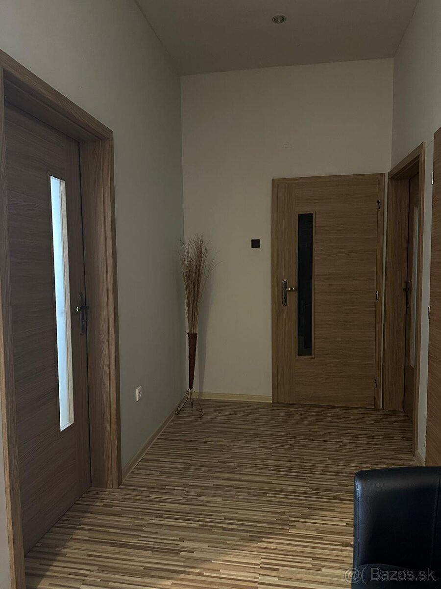 Administratívne priestory pre Firmu - 2