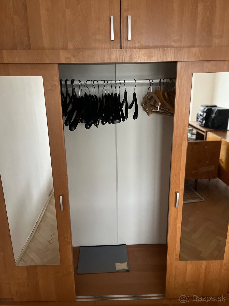 Šatníková skrina - 2
