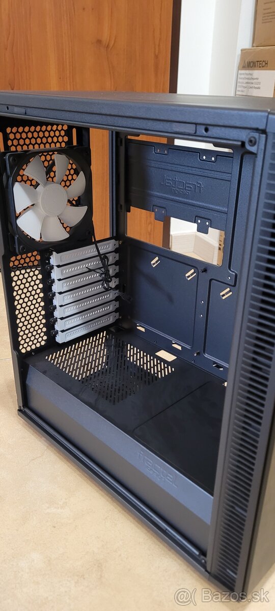 Predám Fractal Design Define C - 2