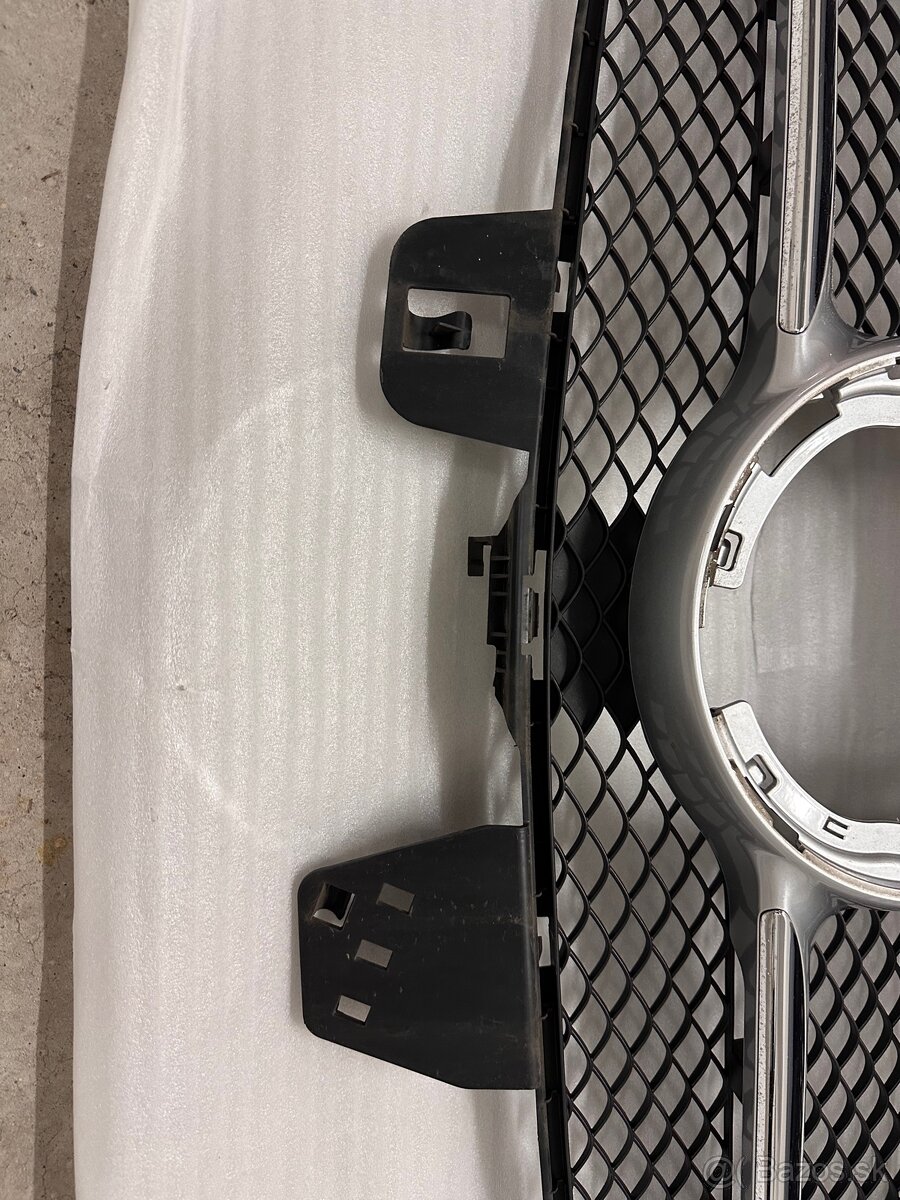 Mercedes V class w447 predna maska - 2