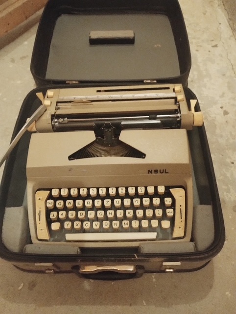 Predám písací stroj - 2