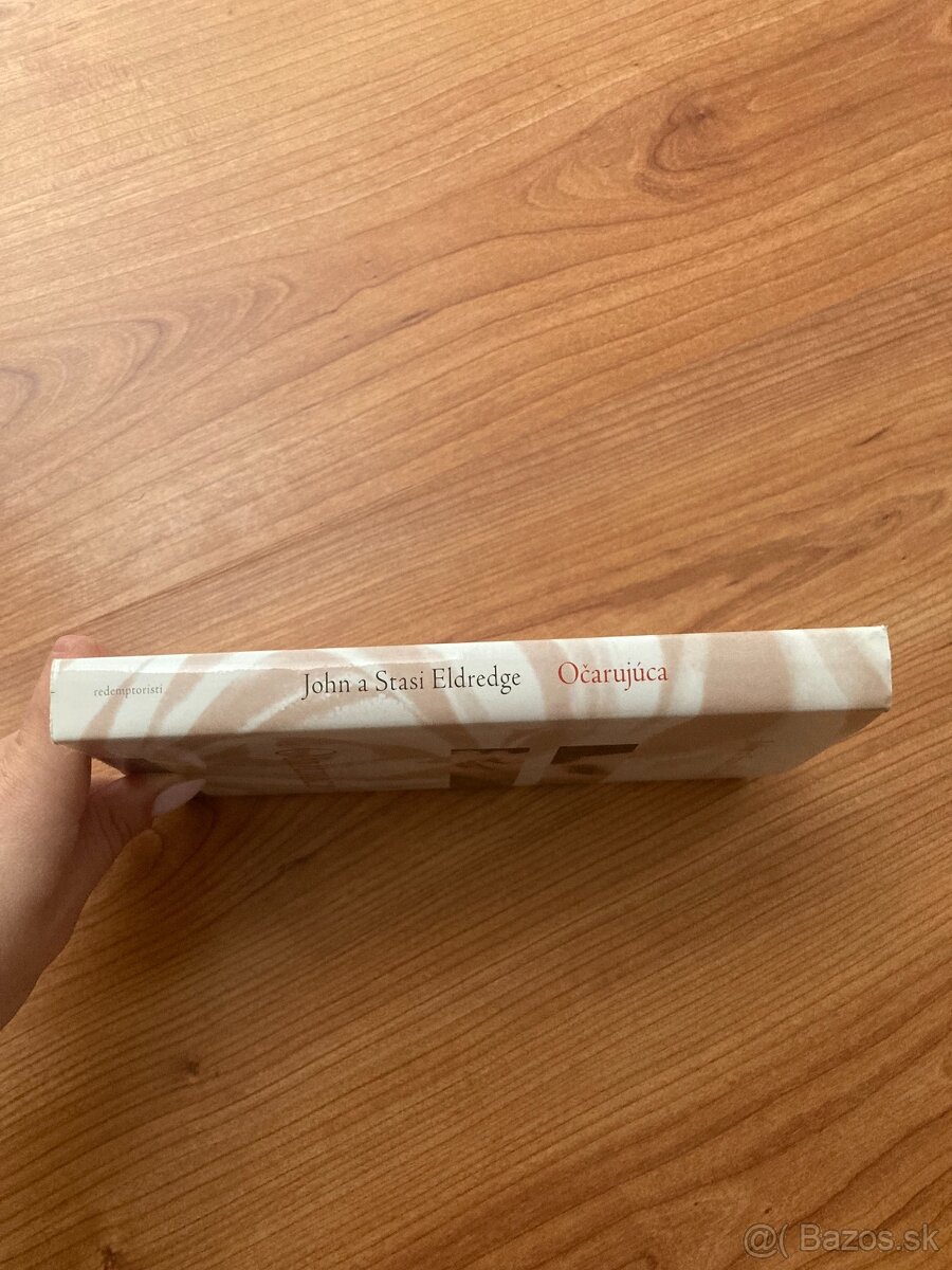 Kniha Očarujúca - 2