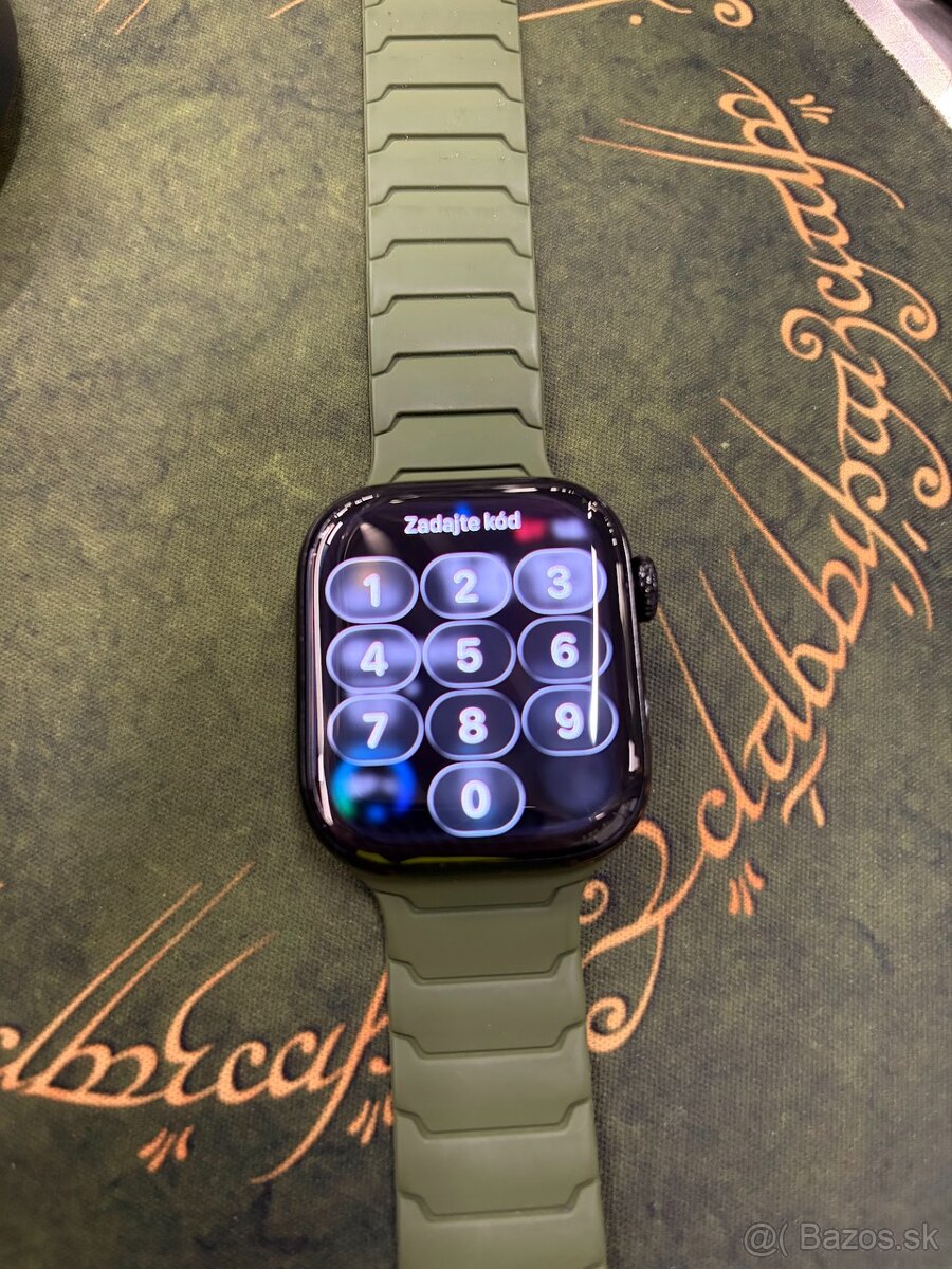 Apple Watch 11 Cellular 42 mm čierny - 2