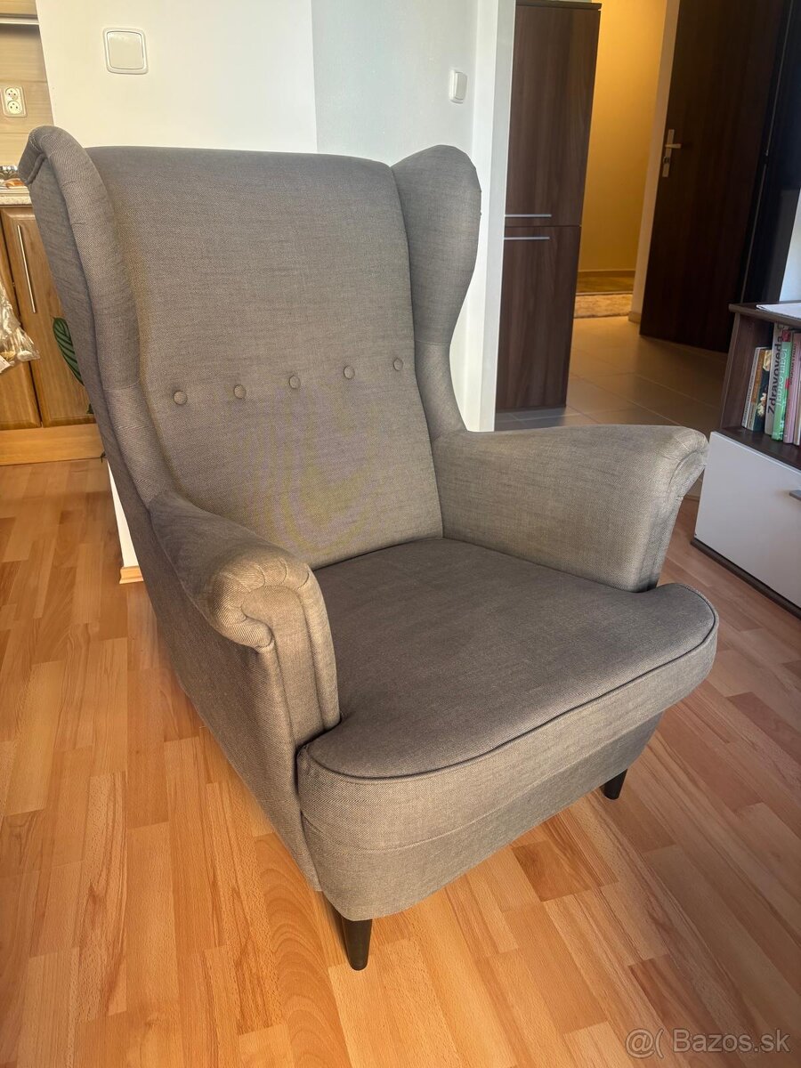 Strandmon ušiak kreslo plus taburetka - 2