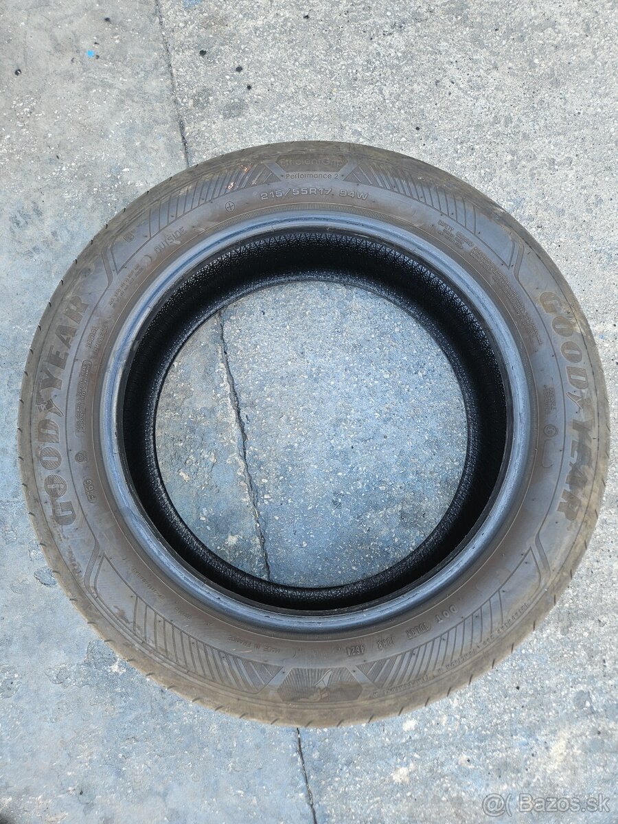 Pneumatika Goodyear 215/55 R17 - 2