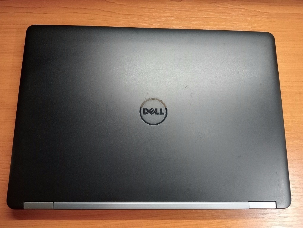 predám DELL LATITUDE E5470 ,WINDOWS 10. - 2