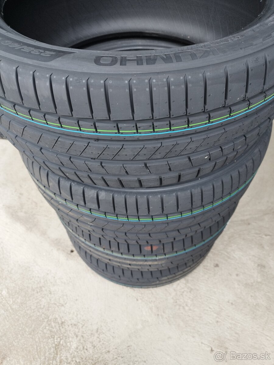 Letné pneumatiky 235/40/19 - 2
