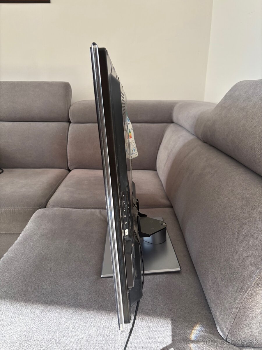 Televízor Panasonic + 3D okuliare + ovládač - 2