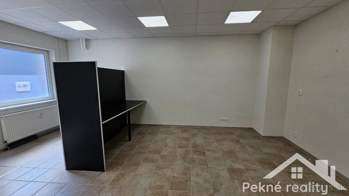 Prenájom obchodného priestoru v centre Zvolena - 2