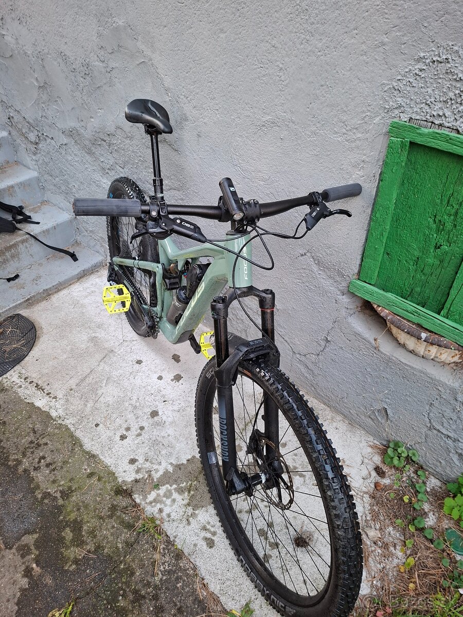 Predám focus thron 29 L - 2