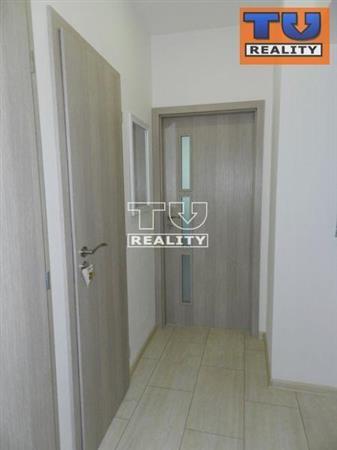 PRIPRAVUJEM DO PONUKY: Veľký 3i byt 80 m2 + loggia Vrakuňa - 2