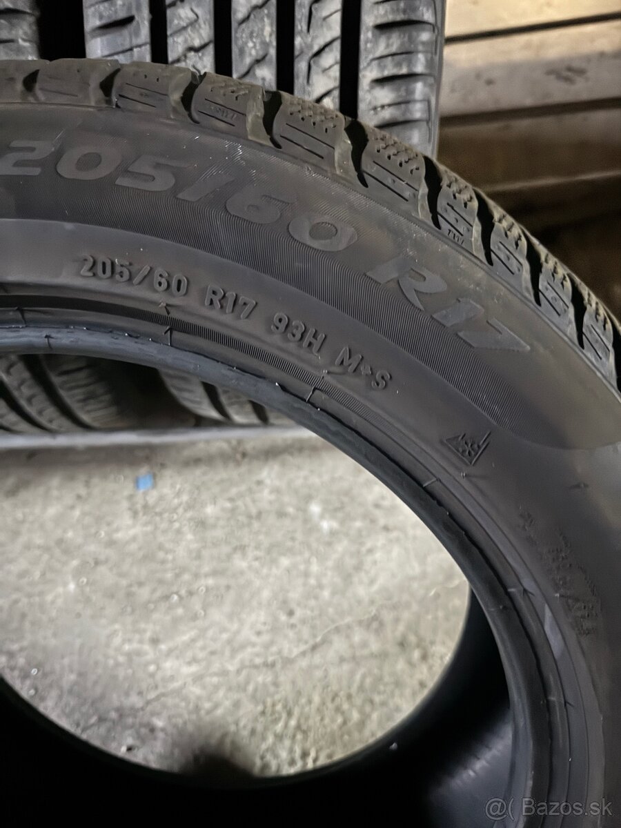 Pneu Pirelli 205/60R17 - 2