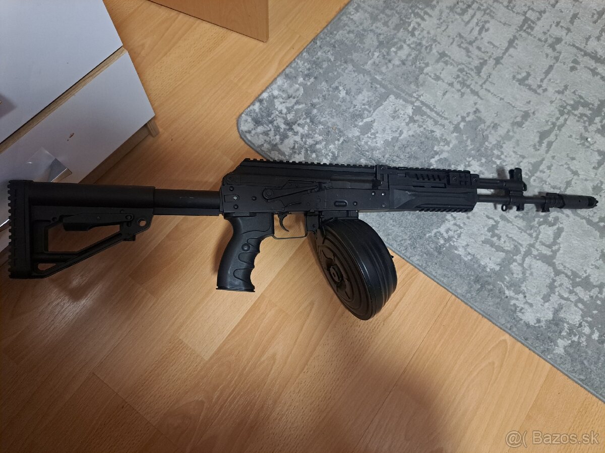 LCT AK12 - 2