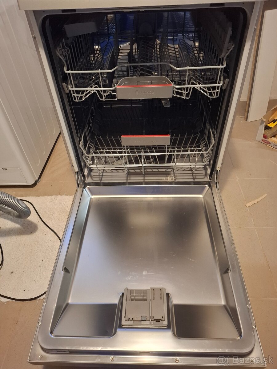 Predám umývačku riadu BOSCH - 2