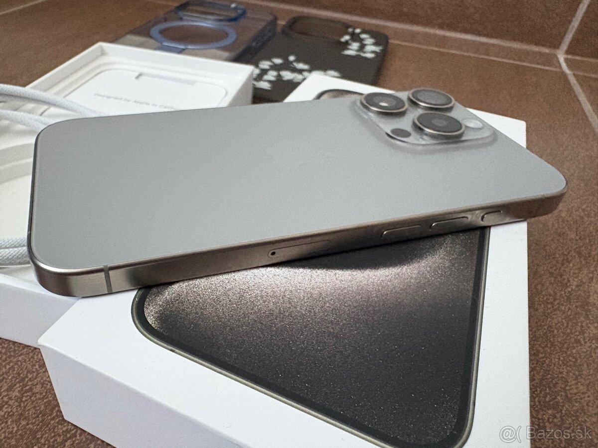 Apple iPhone 15 Pro 128GB Natural Titanium - 2