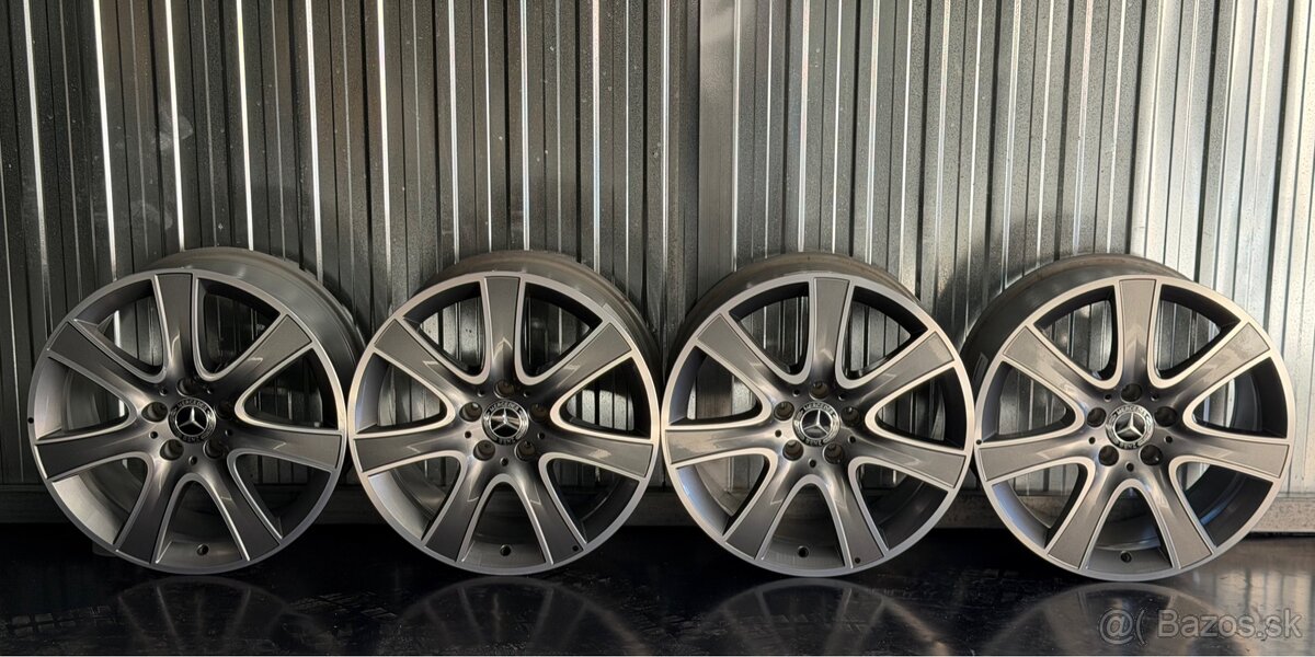 #5 Nové elektróny originál Mercedes r18 - 2