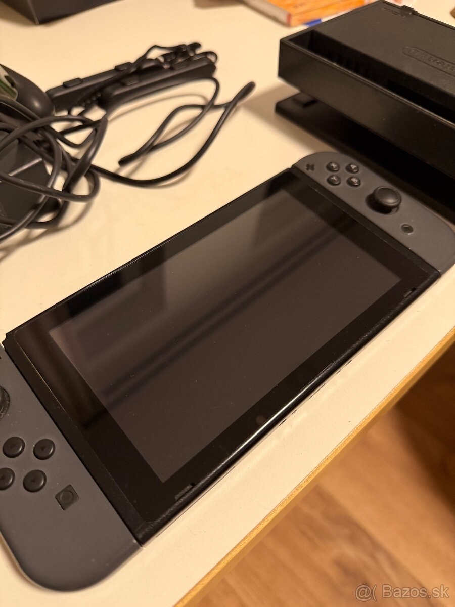 Predám Nintendo switch V2 - 2