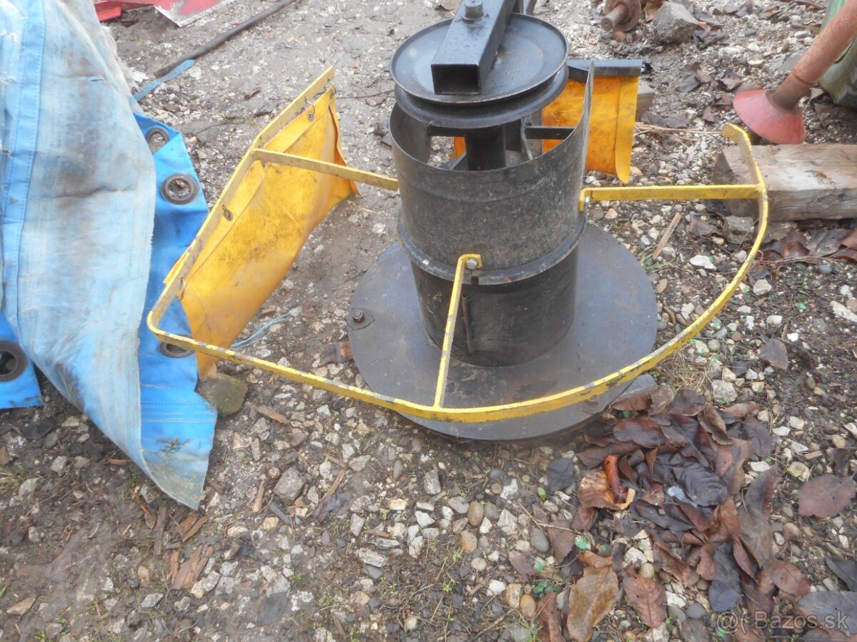 Malotraktor ROBOT s prislusenstvom - 2