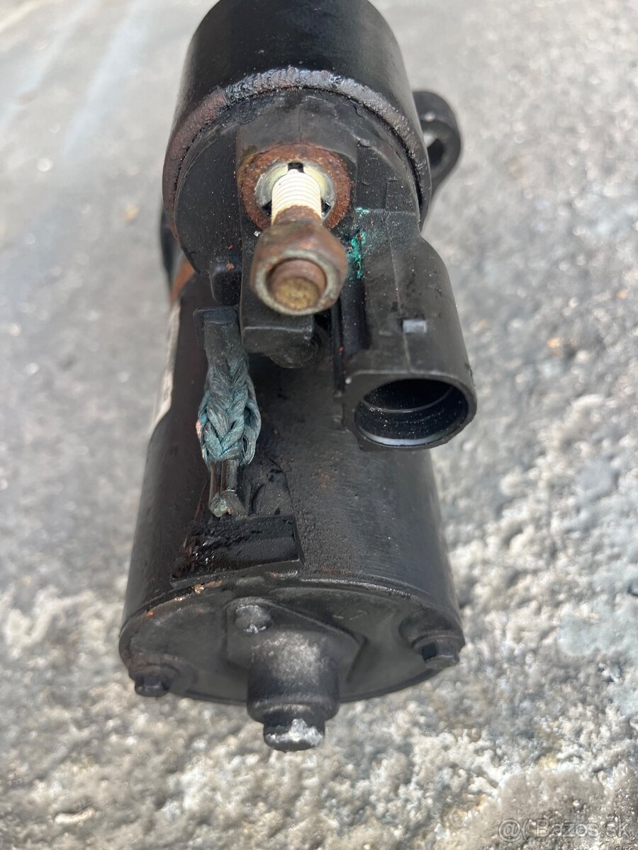 VW Tiguan 2,0TDi /CBAB/ štartér - 2