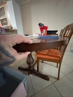 Pekny drevený Stolík - 2