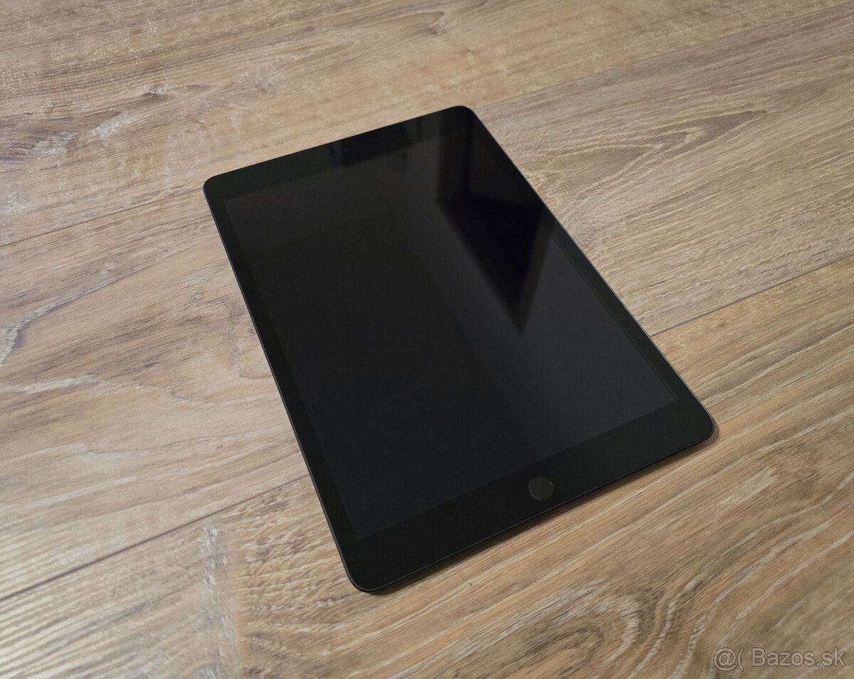 Apple iPad 8 32GB - 2