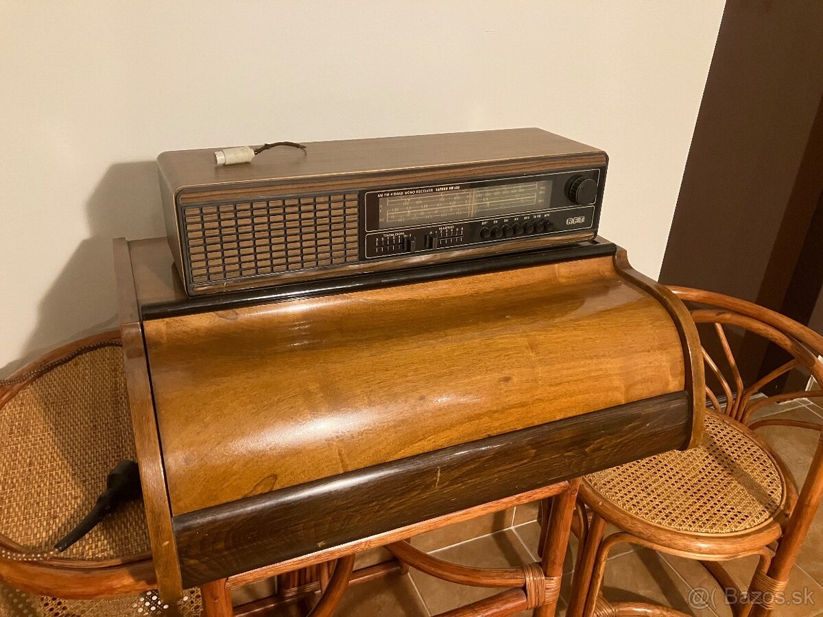 Supraphon 1958 a Radio Saturn 1982 - 2