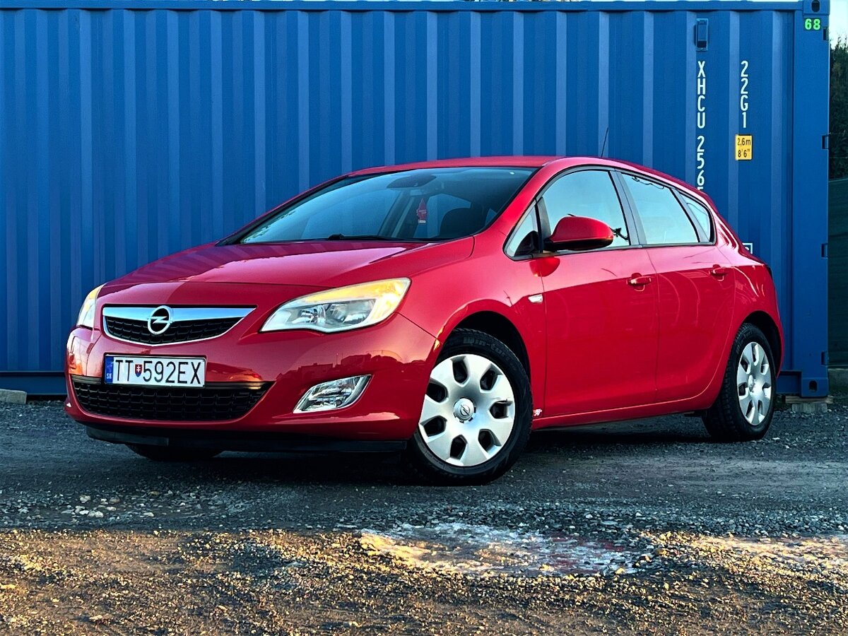 Opel Astra 1.4 Enjoy _ 96 000km - 2
