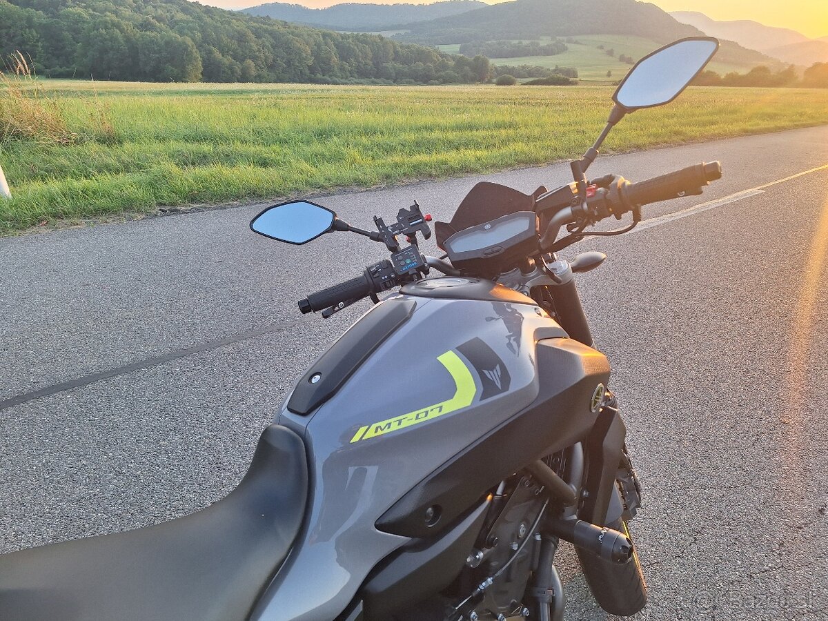 Yamaha mt 07 - 2