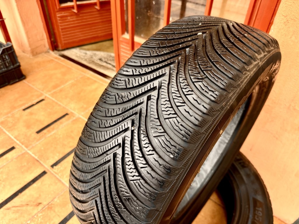 195/60 R16 zimné pneumat. 2kusy - 2