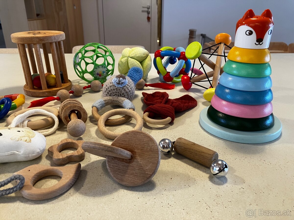 Montessori prvé hračky - 2