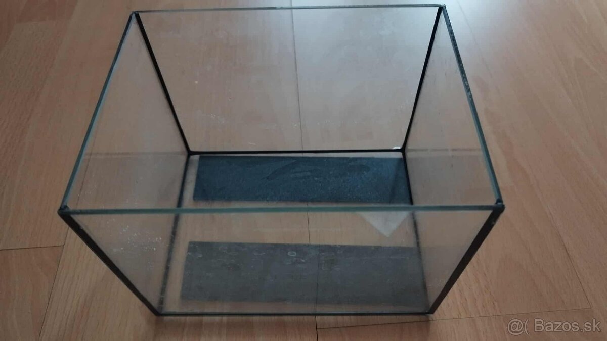 Predam male akvaria/teraria - 2