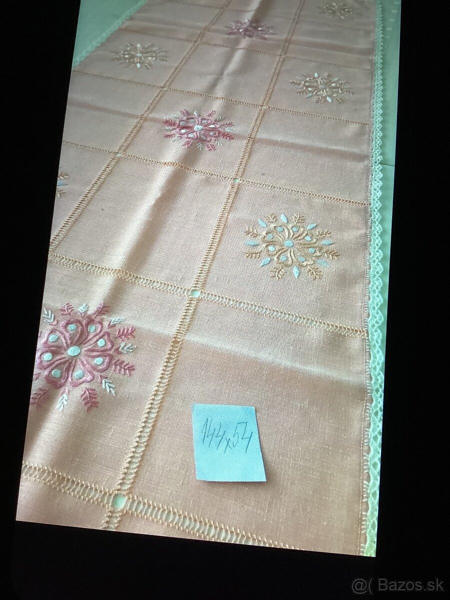 Prestieranie na dlhy stol - 2