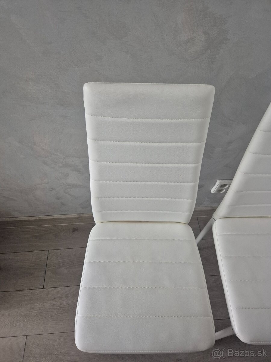 4 ks jedálenských stoličiek - 2