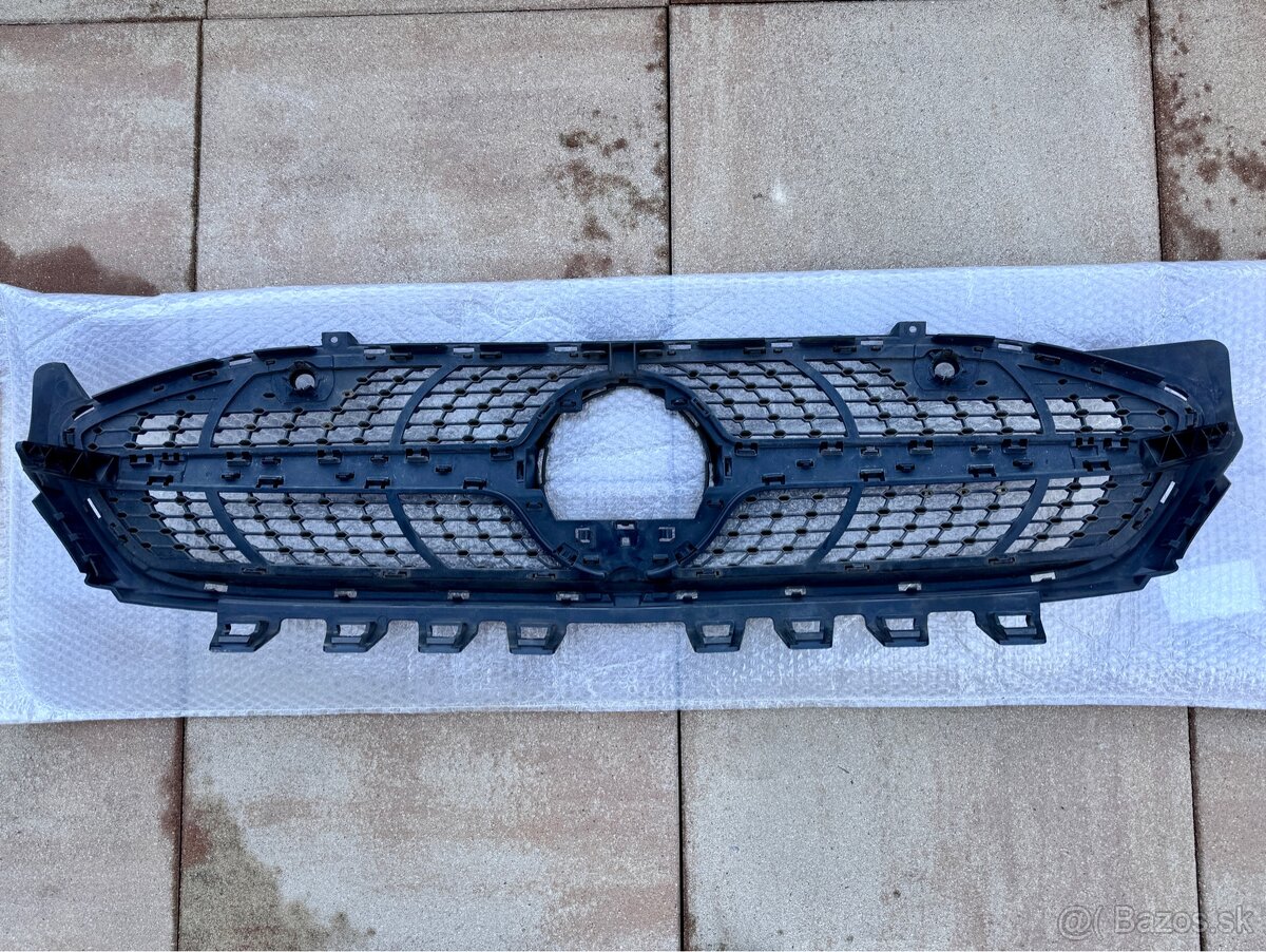 Mercedes benz CLA (c118) predná maska - Amg line - 2