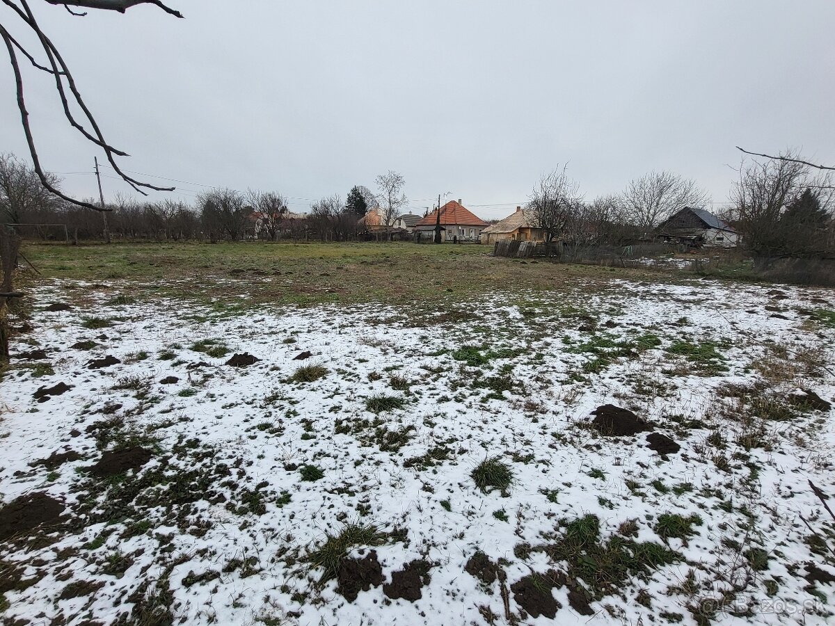 Starší rodinný dom s pozemkom - 2