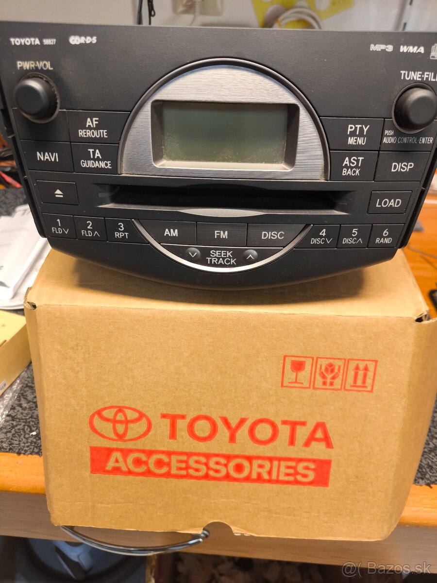 Autorádio originál Toyota - 2