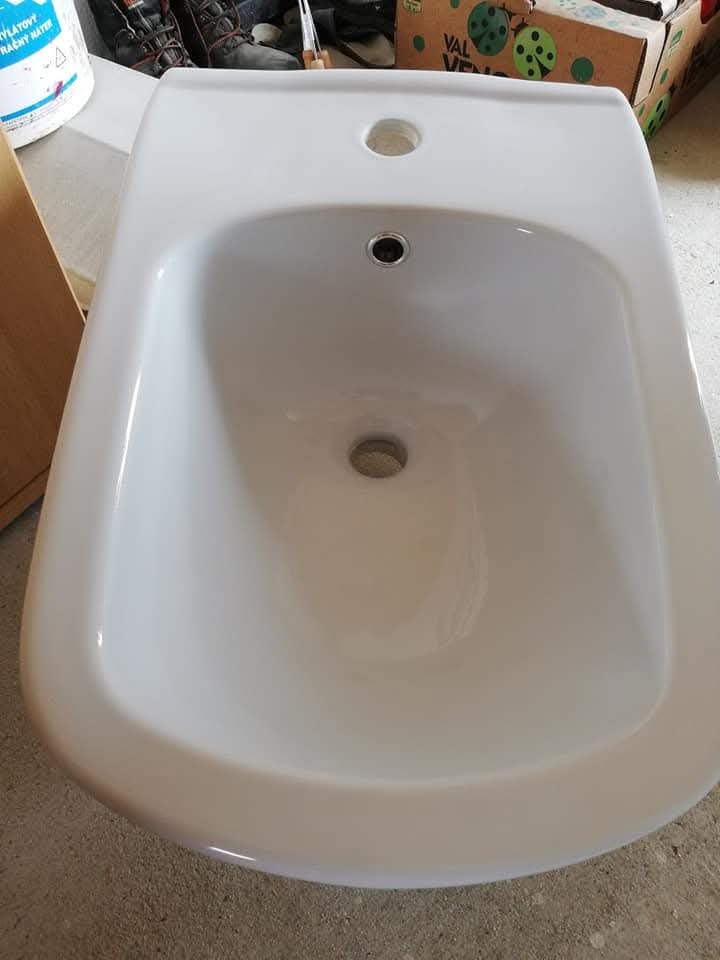 Závesný bidet - 2