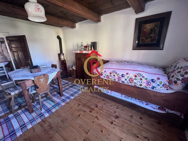 Útulná drevenička v tichej časti obce Komjatná - 2