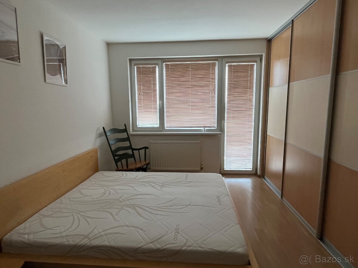 Slnecny 2-izbovy byt s parkovacim miestom - 2