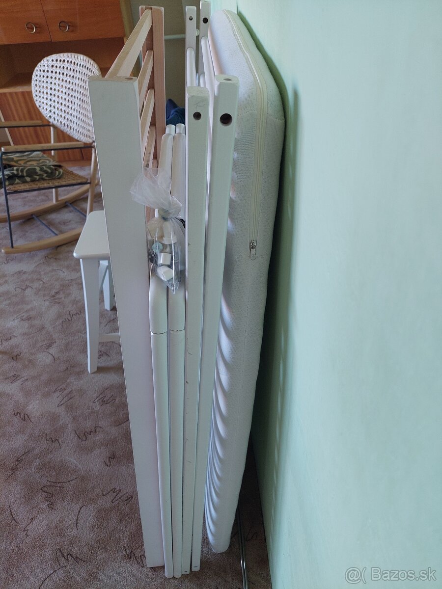 Predáme detskú postieľku 1-3 roky - 2