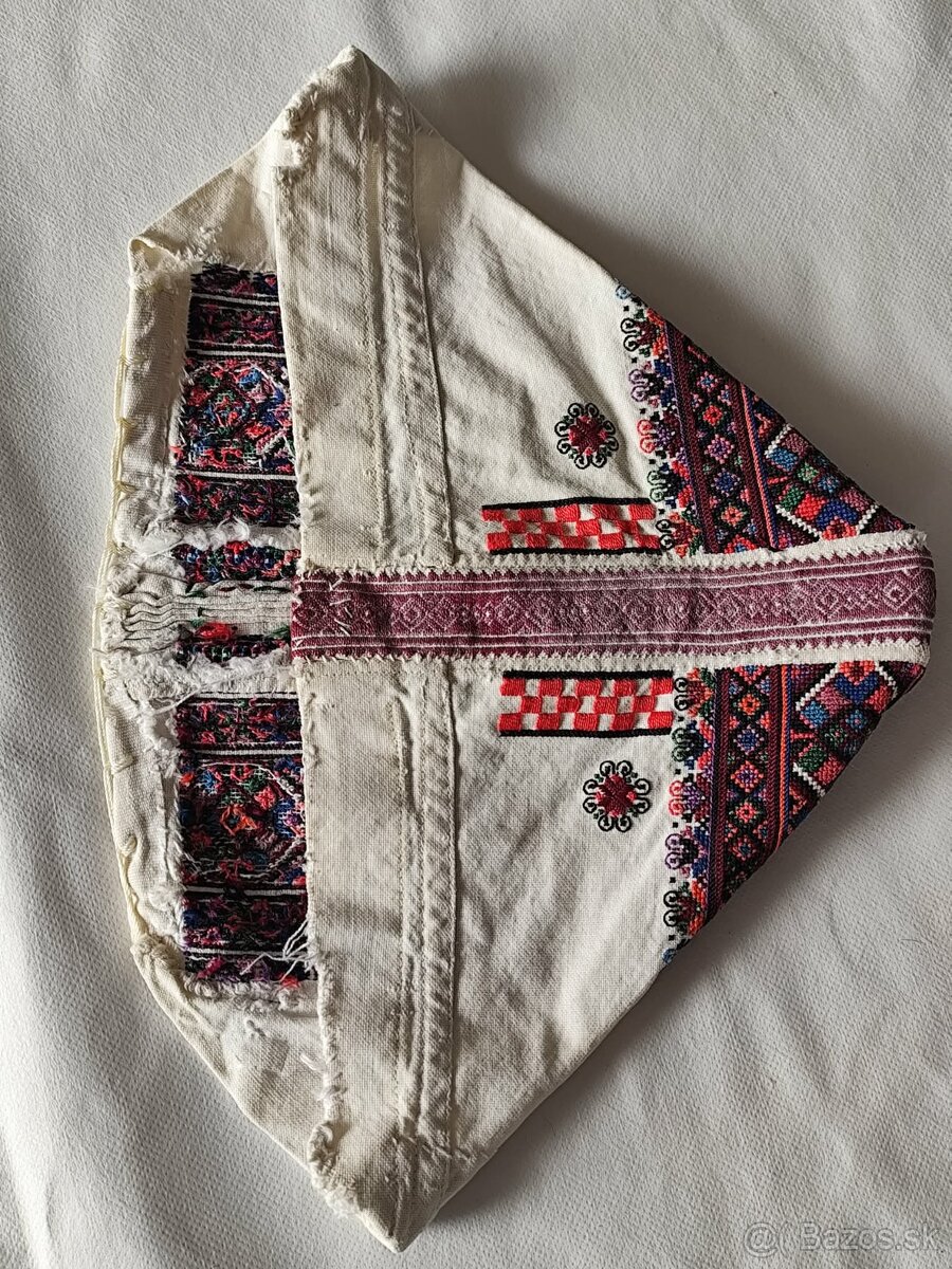 čepiec ku kroju Polomka - 2