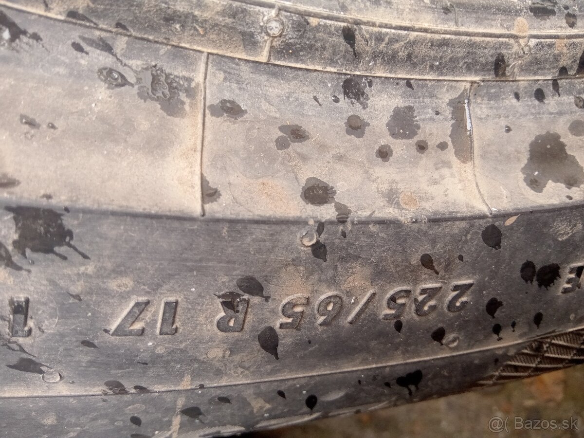 225/65 R 17 zimné - 2