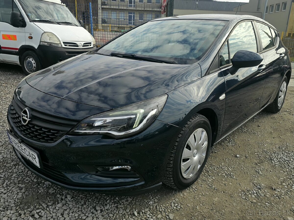 Opel Astra 1.4 Selection 74kW 100HP M5 Rezervované - 2