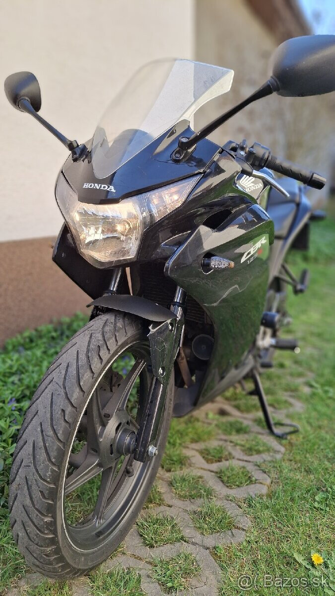 Honda CBR125R 2. generacia - 2