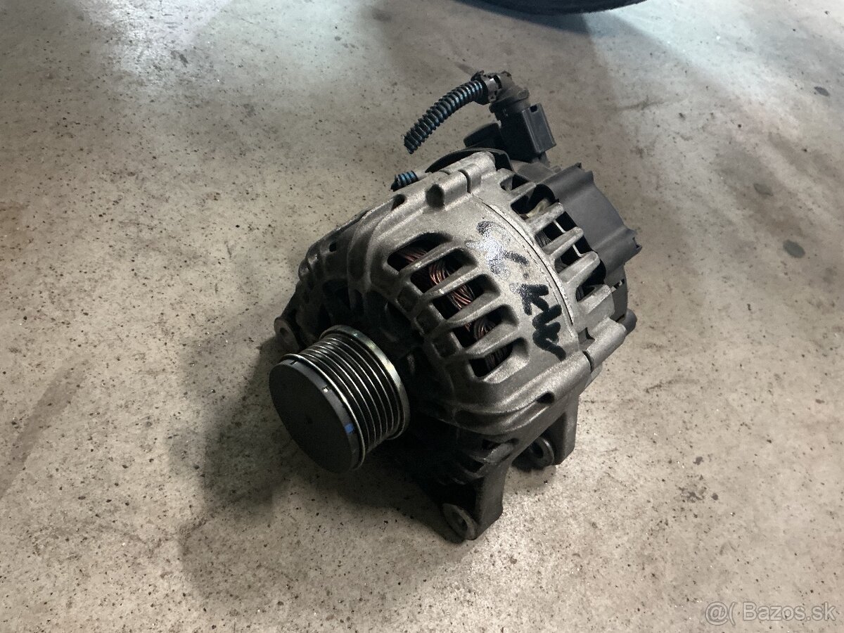Peugeot 1,2i - alternátor. - 2