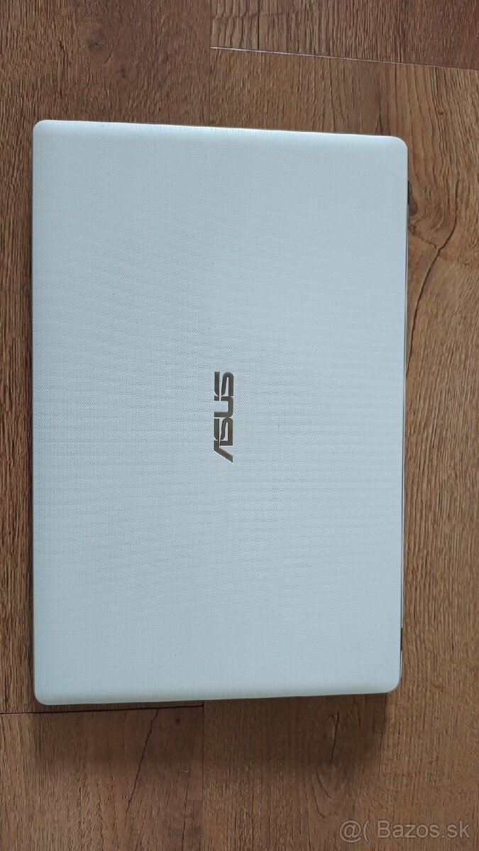 Asus X552 - 2