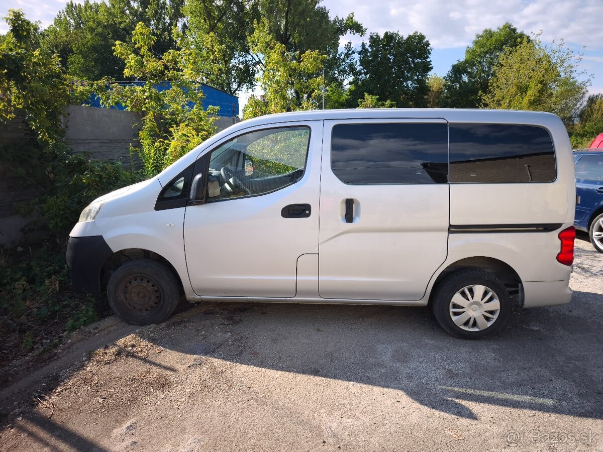 Predám Nissan NV200 (2012, 5-miestny) - 2