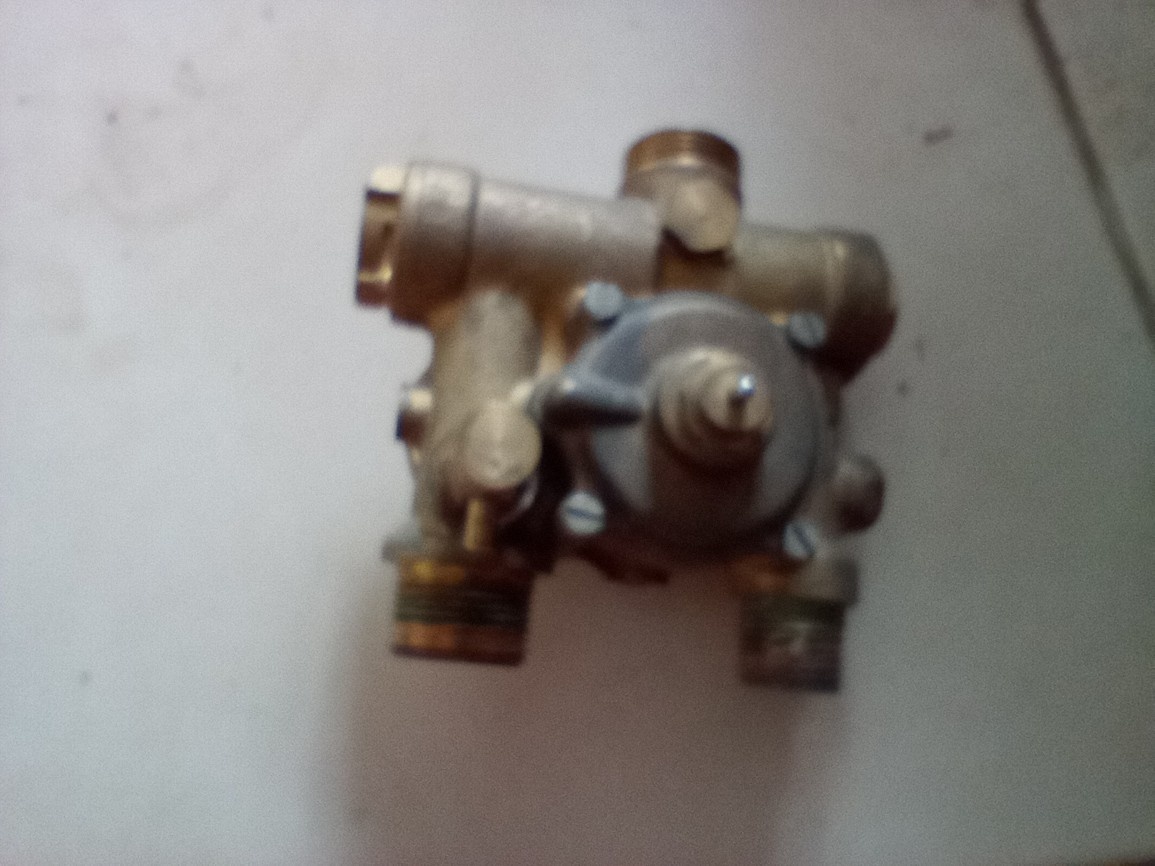 Predám plnefunkčný trojcestný ventil PROTHERM TIGER 24 KTZ, - 2